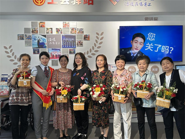 心翼站开展母亲节公益服务不朽情缘网站重庆电信爱(图4)