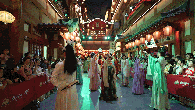 之道：72个情绪价值营造标杆案例不朽情缘平台网站旅游餐饮场景破局(图9)