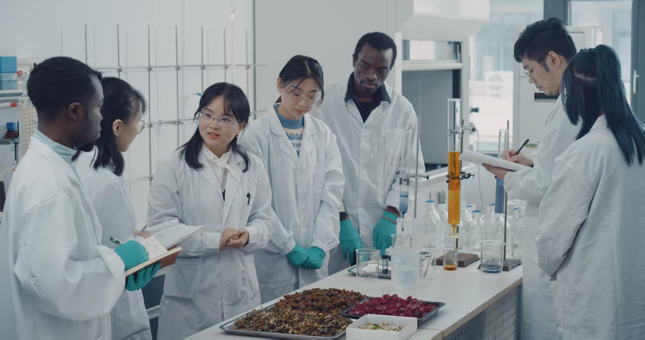 高校“科技副总”赋能下姜村栀子产品“出海”(图2) 高校“科技副总”赋能下姜村栀子产品“出海”(图2)