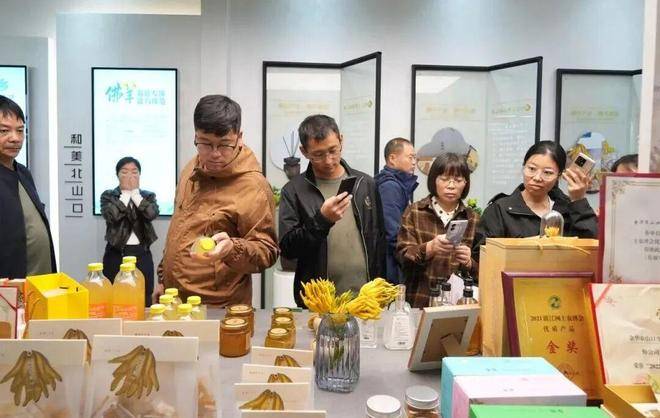 口村“电商钥”打开“共富锁”mg不朽情缘游戏登录入口北山(图10) 口村“电商钥”打开“共富锁”mg不朽情缘游戏登录入口北山(图10)